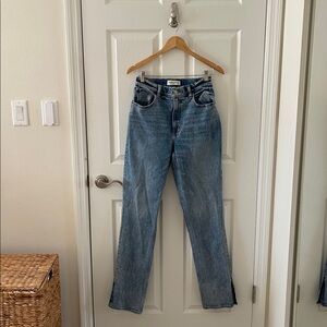 Abercrombie & Fitch *Curve Love* Ultra High Rise 90’s Straight Jean (Ankle Slit)